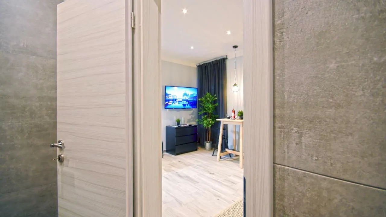 Frank-Kiss Apartments Fiume
