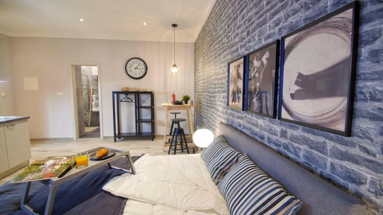 Frank-Kiss Apartments Fiume