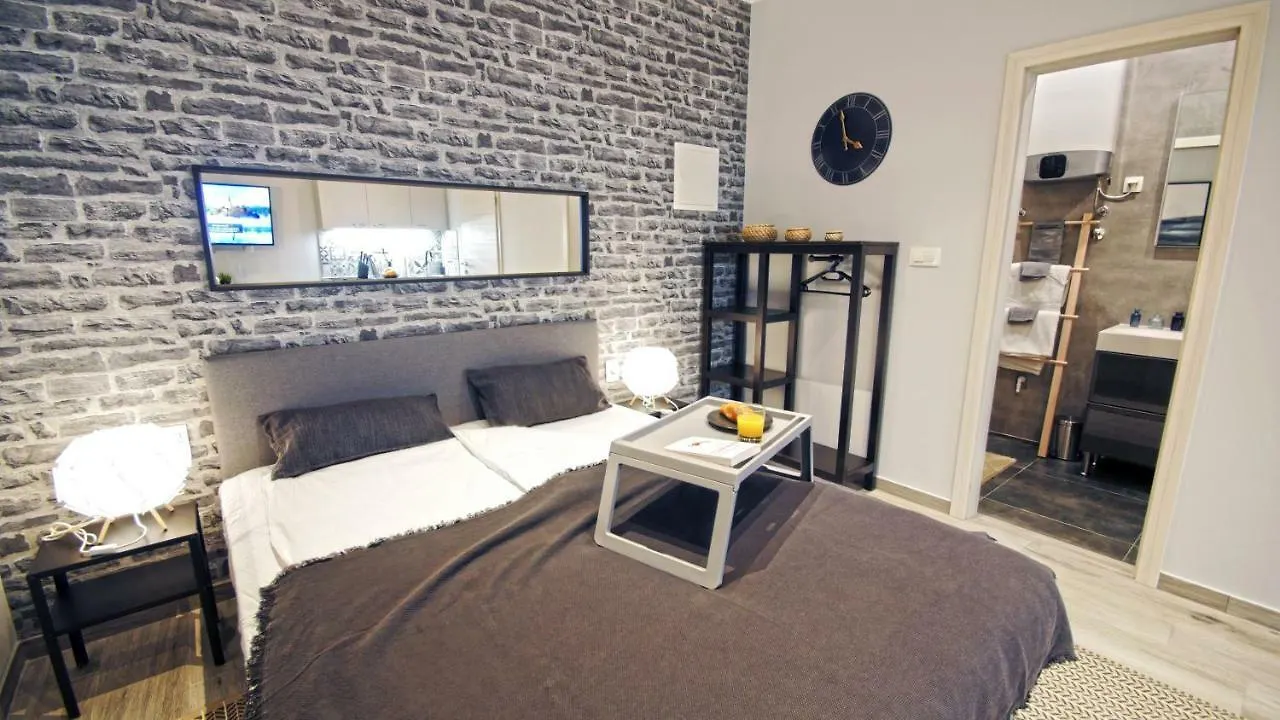 Frank-Kiss Apartments Rijeka 0*,  Croatia
