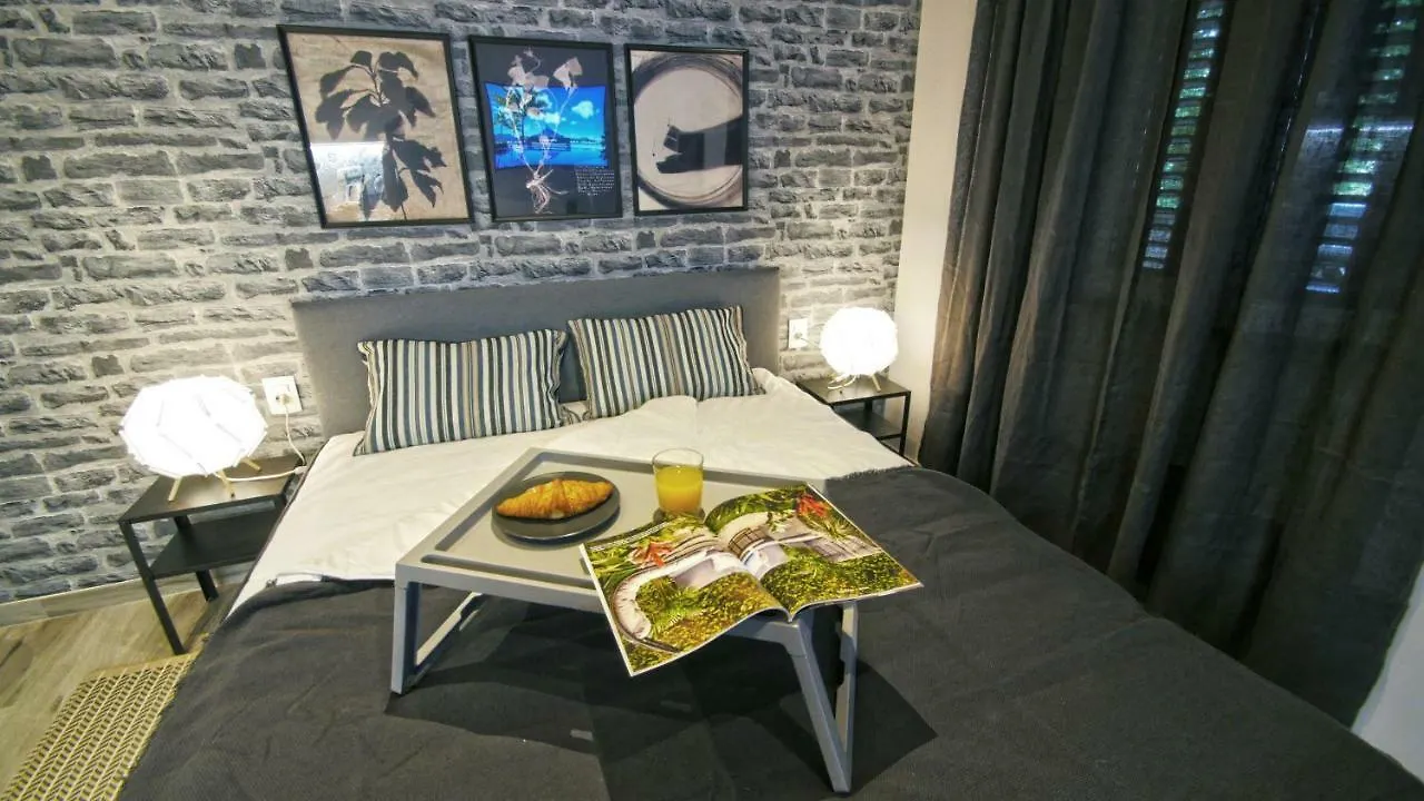 Frank-Kiss Apartments Fiume